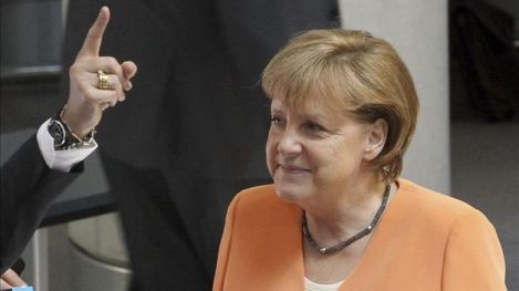 Merkel-plantean-someter-referendum-Europa_TINIMA20120811_0026_5