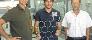 Diego Peña (izquierda), con los investigadores de la USC Alejandro Criado y Guitián Rivera. // USC