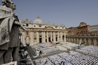 el-vaticano_323x216
