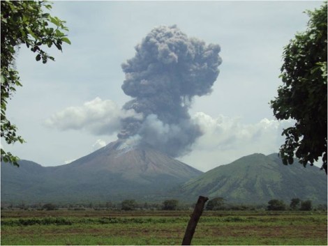 ERUPCION SAN CRISTOBAL 1