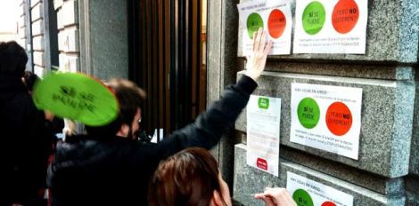 2013032177escrache_dentro