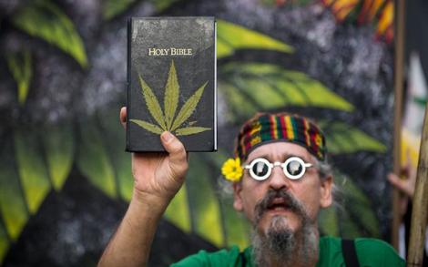 Nace en EEUU la Iglesia de la Marihuana, estos son sus 10 “buenos” mandamientos2